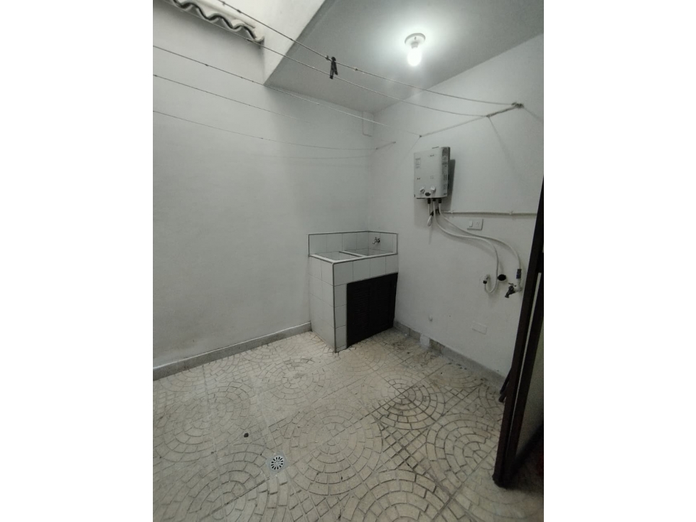 Apartamento en arriendo en Laureles, Medellín · foto 5 de 13