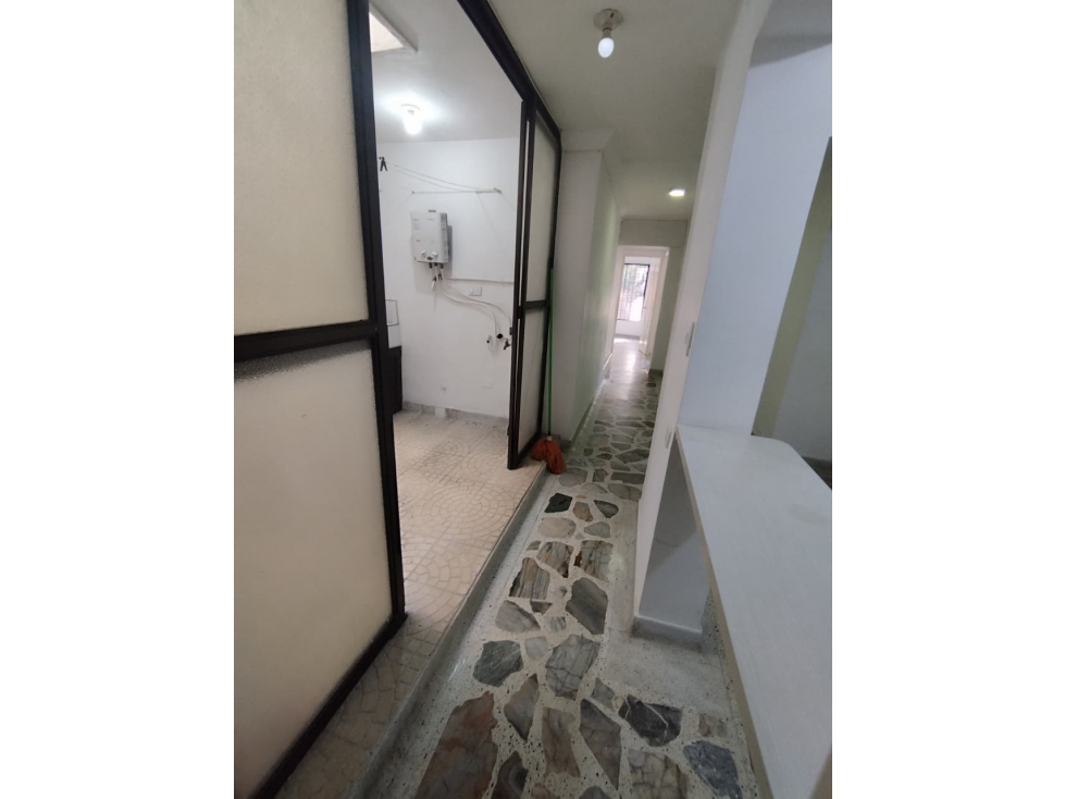 Apartamento en arriendo en Laureles, Medellín · foto 12 de 13