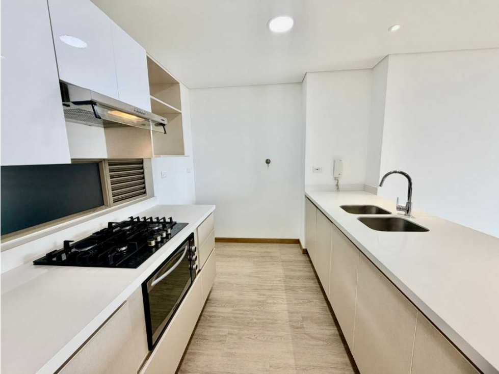 1BR Apartment in El tesoro (67 m²) for Sale - 2