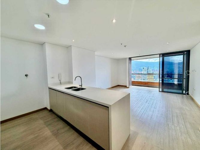 Apartaestudio en venta en El Tesoro, Medellín, 67 m² · foto 5 de 18