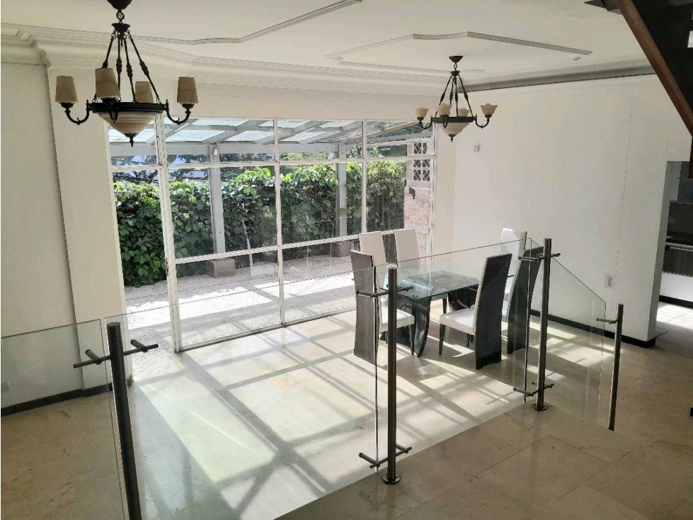 Casa en Arriendo en Altos del poblado, Medellín
