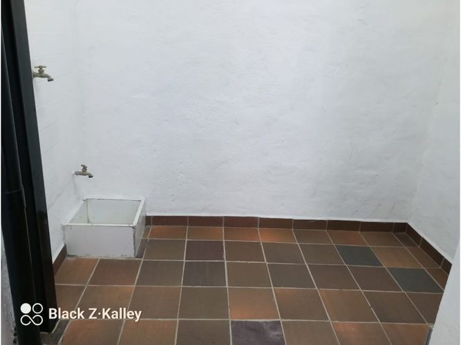 Local en arriendo en Belén Rosales, Medellín, 25 m² · foto 2 de 4
