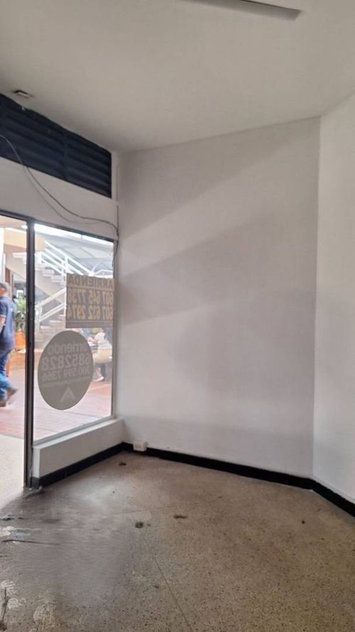 Local en arriendo en Cabecera Del Llano, Bucaramanga, 16 m² · foto 4 de 5