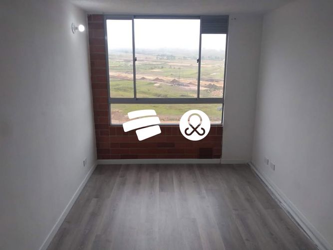 Apartamento de 2 alcobas en venta en Uaecd 007, Soacha, 43 m² · foto 2 de 11