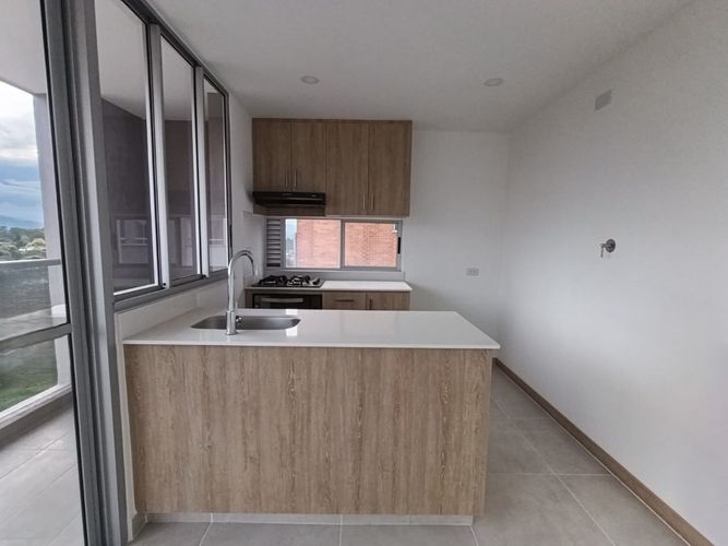 Apartamento de 3 alcobas en arriendo en Los Colegios, Rionegro, 74 m² · foto 2 de 10