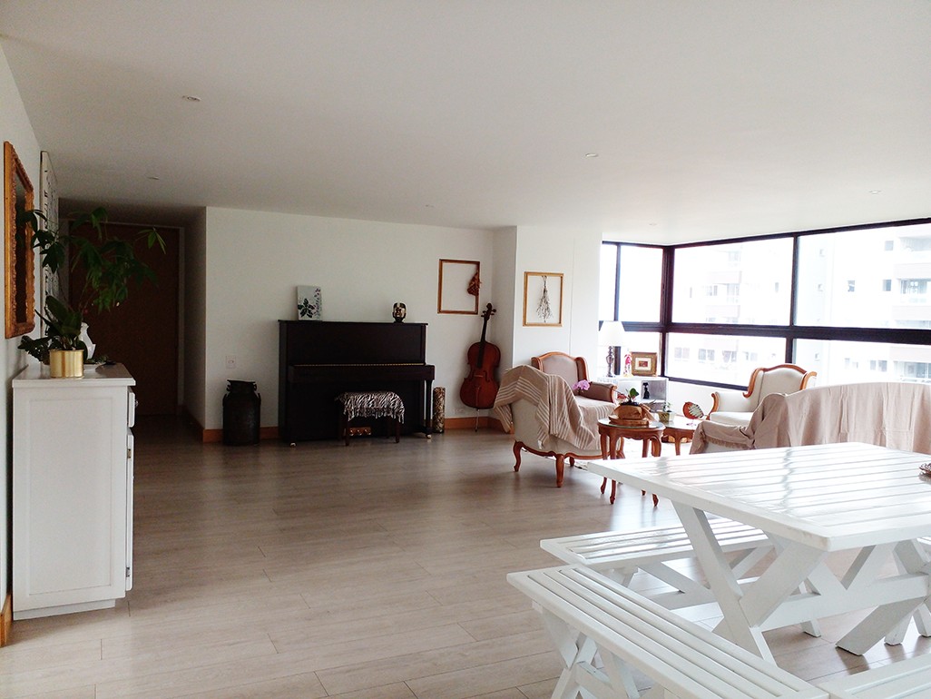 Apartamento en arriendo en El Poblado, Medellín · foto 2 de 19