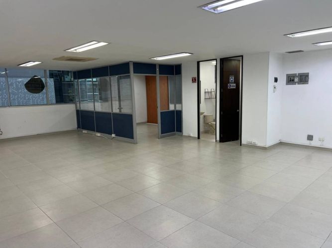Oficina en arriendo en Los Balsos, Medellín, 98 m² · foto 4 de 15