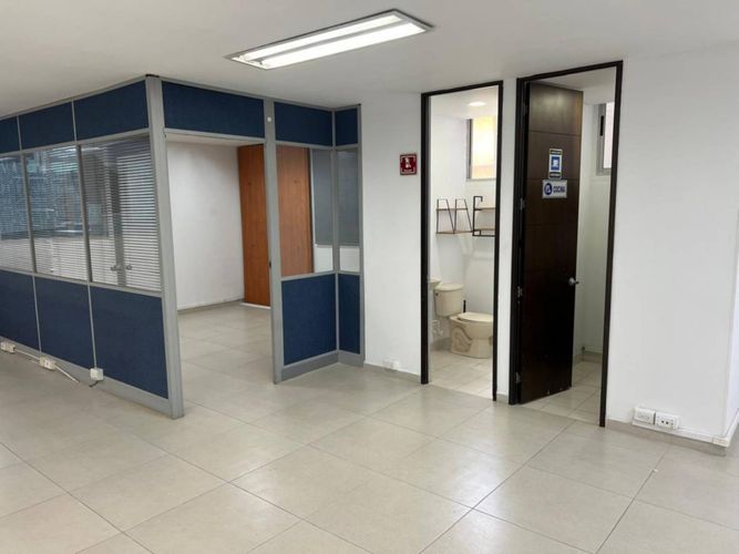 Oficina en arriendo en Los Balsos, Medellín, 98 m² · foto 10 de 15
