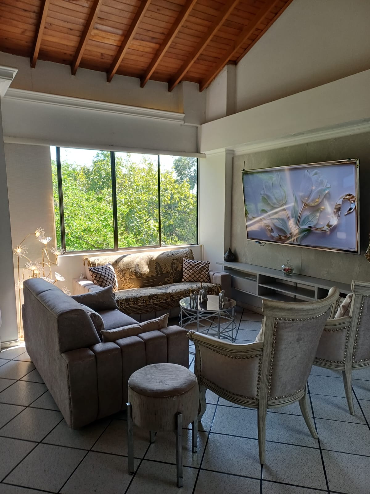 Apartamento de 4 habitaciones en venta en Santa Teresita, Medellín — imagen 1 de 20