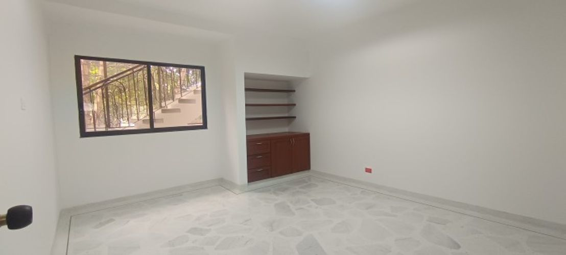 Casa de 12 alcobas en venta en Ciudad Jardin, Cali, 644 m² · foto 7 de 18