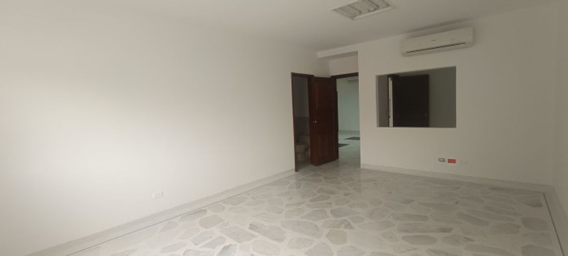 Casa de 12 alcobas en venta en Ciudad Jardin, Cali, 644 m² · foto 12 de 18