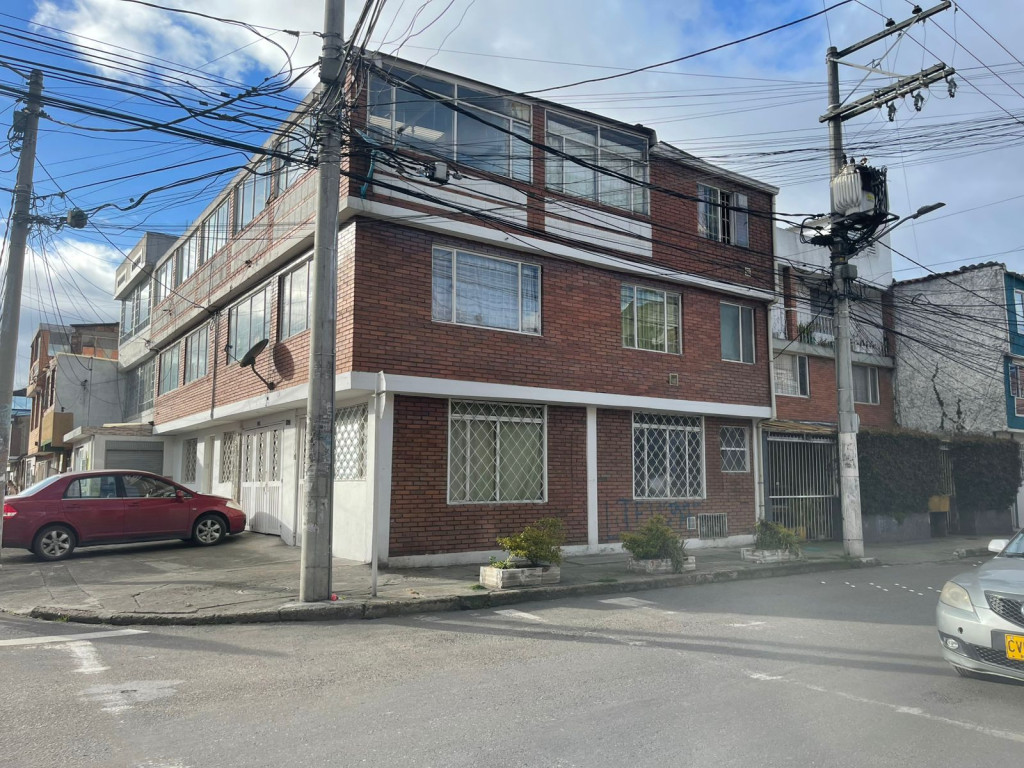 Casa en venta en Lucerna, Bogotá · foto 4 de 12