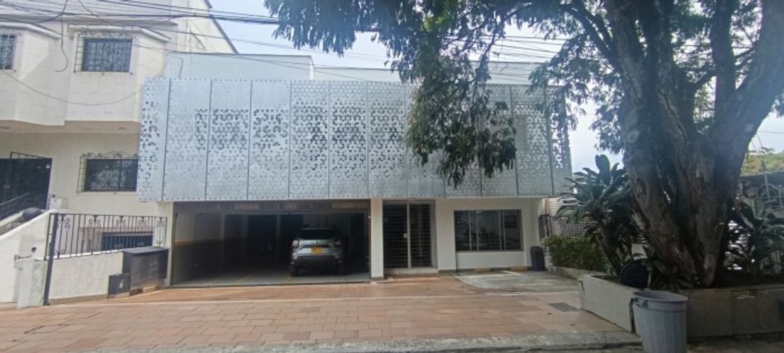Casa de 9 alcobas en venta en Ciudad Jardin, Cali, 697 m² · foto 2 de 22