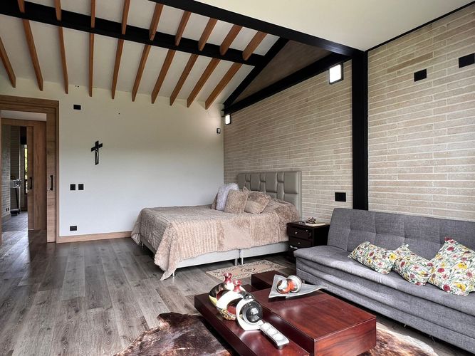 Casa de 3 alcobas en venta en La Alhambra, El Carmen de Viboral, 400 m² · foto 10 de 19