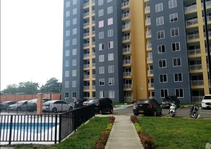 Apartamento de 2 alcobas en venta en Arroyohondo, Yumbo, 58 m² · foto 2 de 12