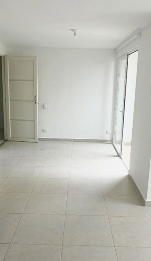 Apartamento de 2 alcobas en venta en Arroyohondo, Yumbo, 58 m² · foto 4 de 12