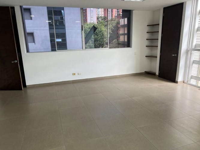 Oficina en arriendo en Los Balsos, Medellín, 56 m² · foto 7 de 18