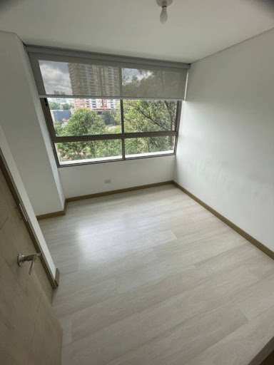 Apartamento en arriendo en Loma Del Esmeraldal, Envigado · foto 7 de 9