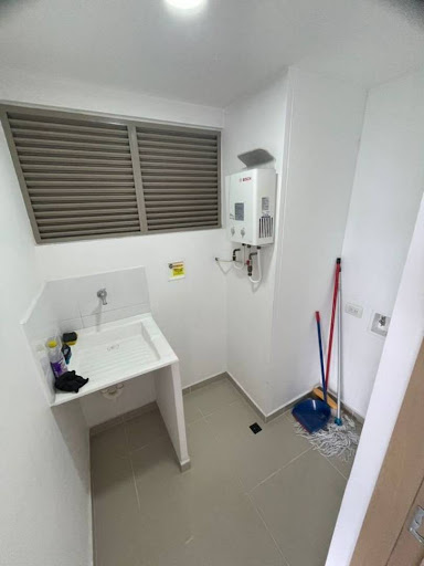 Apartamento en arriendo en Loma Del Esmeraldal, Envigado · foto 9 de 9