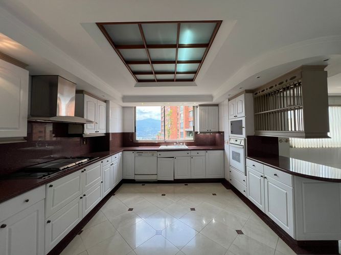 Apartamento de 4 alcobas en venta en El Poblado, Medellín, 660 m² · foto 6 de 20