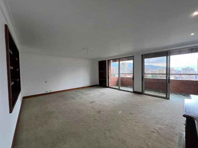 Apartamento de 4 alcobas en venta en El Poblado, Medellín, 660 m² · foto 8 de 20
