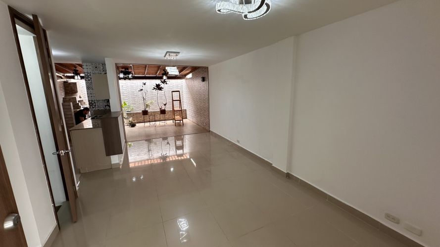 Casa de 3 alcobas en venta en Ciudad Country, Jamundí, 130 m² · foto 3 de 24