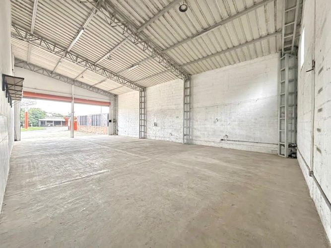 Bodega en arriendo en Ciudadela Comfamiliar Ii, Pereira, 315 m² · foto 5 de 11