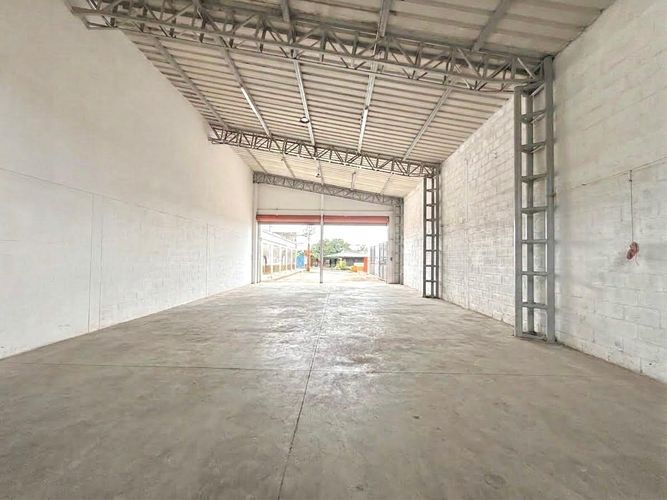 Bodega en arriendo en Ciudadela Comfamiliar Ii, Pereira, 315 m² · foto 7 de 11