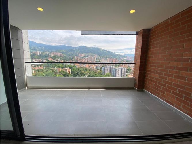Apartamento de 2 alcobas en arriendo en Loma De Las Brujas, Medellín, 80 m² · foto 5 de 19