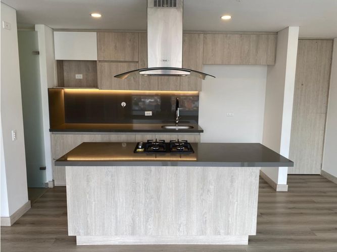 Apartamento de 2 alcobas en arriendo en Loma De Las Brujas, Medellín, 80 m² · foto 13 de 19