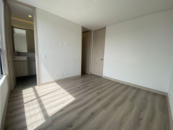 Apartamento de 2 alcobas en arriendo en Loma De Las Brujas, Medellín, 80 m² · foto 15 de 19
