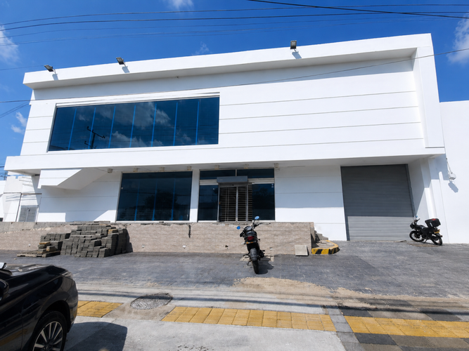 Local en arriendo en Villa Carolina, Barranquilla, 1240 m² · foto 2 de 2