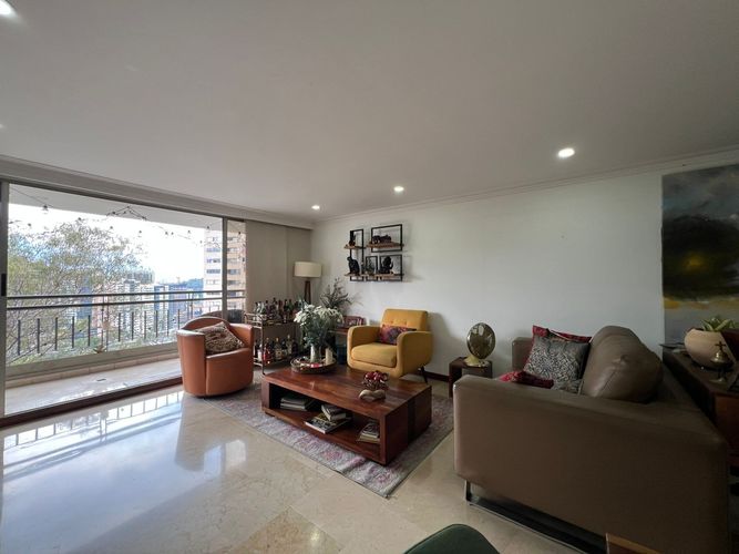 Apartamento de 3 alcobas en venta en El Poblado, Medellín, 152 m² · foto 2 de 16