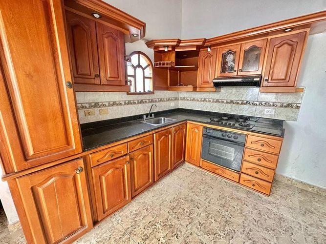 Apartamento de 4 alcobas en arriendo en Laureles, Medellín, 172 m² · foto 2 de 15
