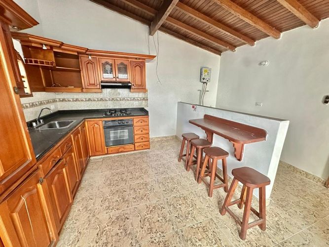 Apartamento de 4 alcobas en arriendo en Laureles, Medellín, 172 m² · foto 3 de 15