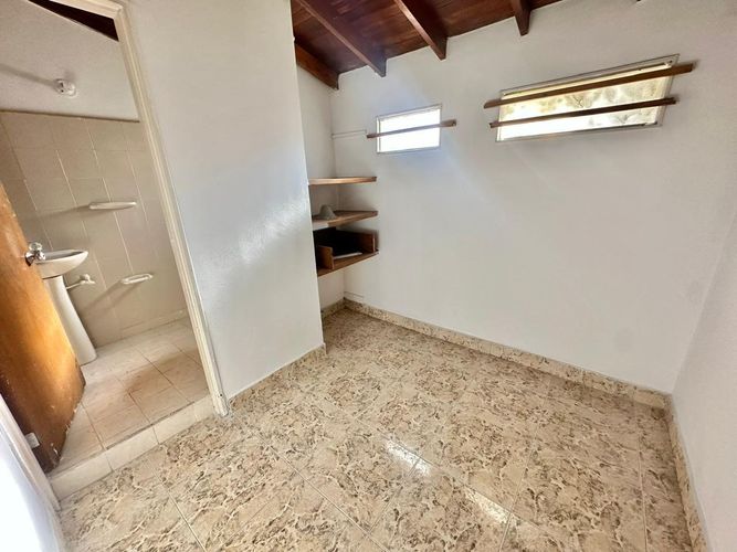Apartamento de 4 alcobas en arriendo en Laureles, Medellín, 172 m² · foto 9 de 15
