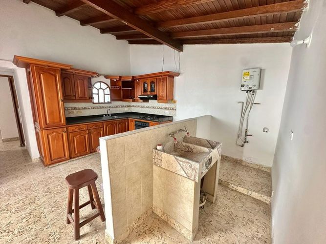 Apartamento de 4 alcobas en arriendo en Laureles, Medellín, 172 m² · foto 10 de 15