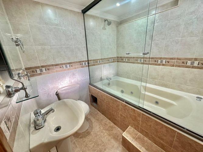 Apartamento de 4 alcobas en arriendo en Laureles, Medellín, 172 m² · foto 13 de 15