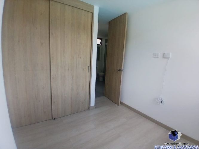 Apartamento de 3 alcobas en arriendo en Loma Del Escobero, Envigado, 111 m² · foto 7 de 10