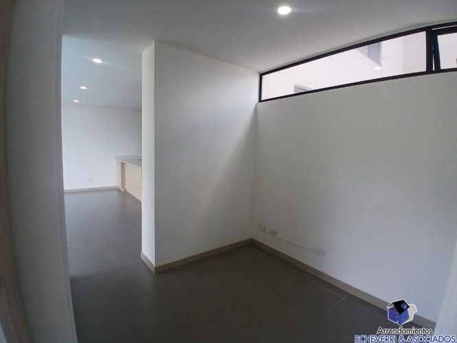 Apartamento de 3 alcobas en arriendo en Loma Del Escobero, Envigado, 111 m² · foto 8 de 10