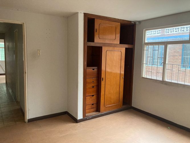 Casa de 8 alcobas en venta en Roma, Bogotá, 220 m² · foto 14 de 22