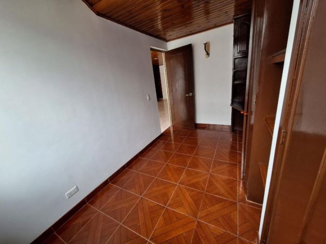 Apartamento de 3 alcobas en venta en Ciudad Jardin Sur, Bogotá, 63 m² · foto 5 de 10