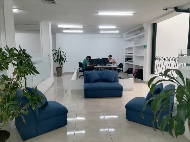 Edificio en venta en Versalles, Cali, 659 m² · foto 2 de 24