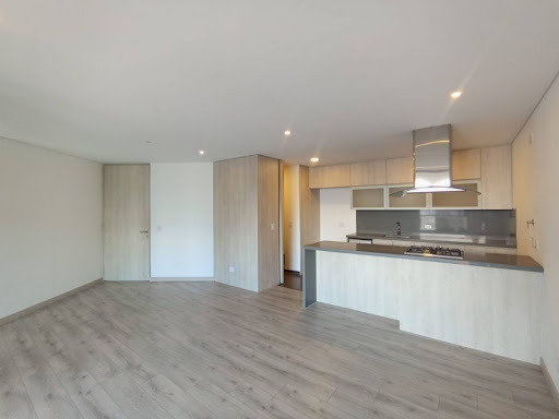 Apartamento en arriendo en Las Lomas No.1, Medellín · foto 3 de 17