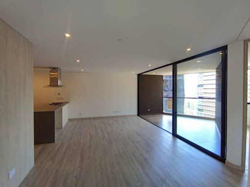 Apartamento en arriendo en Las Lomas No.1, Medellín · foto 5 de 17