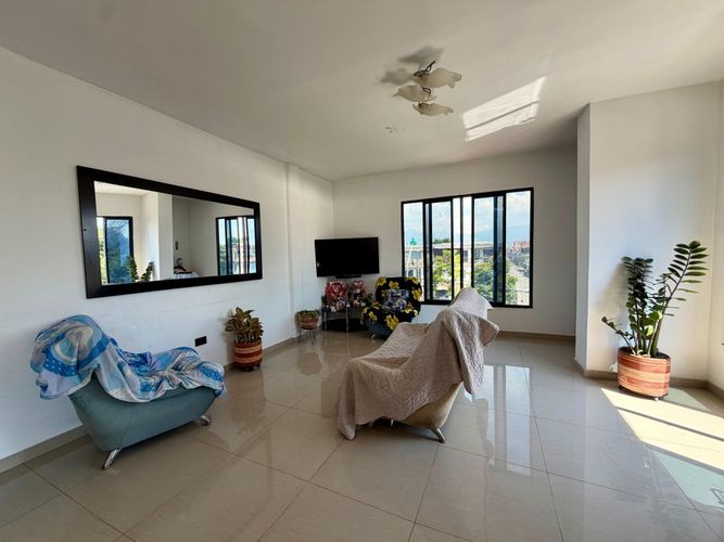 Edificio en venta en Union De Vivienda Popular, Cali, 500 m² · foto 6 de 24