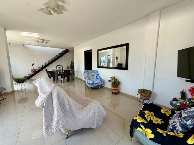 Edificio en venta en Union De Vivienda Popular, Cali, 500 m² · foto 7 de 24