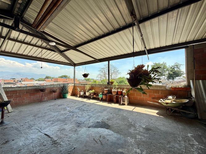 Edificio en venta en Union De Vivienda Popular, Cali, 500 m² · foto 12 de 24