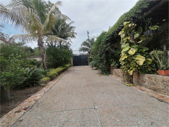 Casa de 7 alcobas en venta en Pance, Cali · foto 2 de 24
