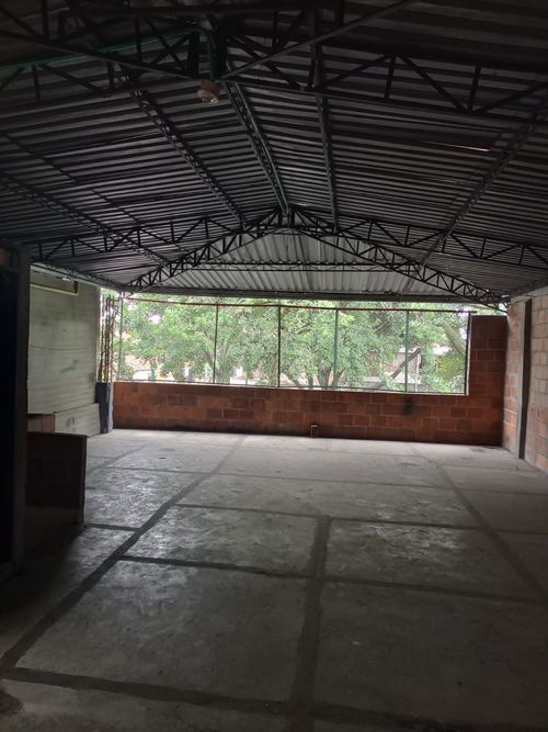 Casa de 7 alcobas en venta en Guayaquil, Cali, 240 m² · foto 3 de 16